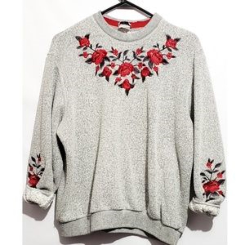 50% off vintage embroidered rose crew neck - Picture 7 of 8